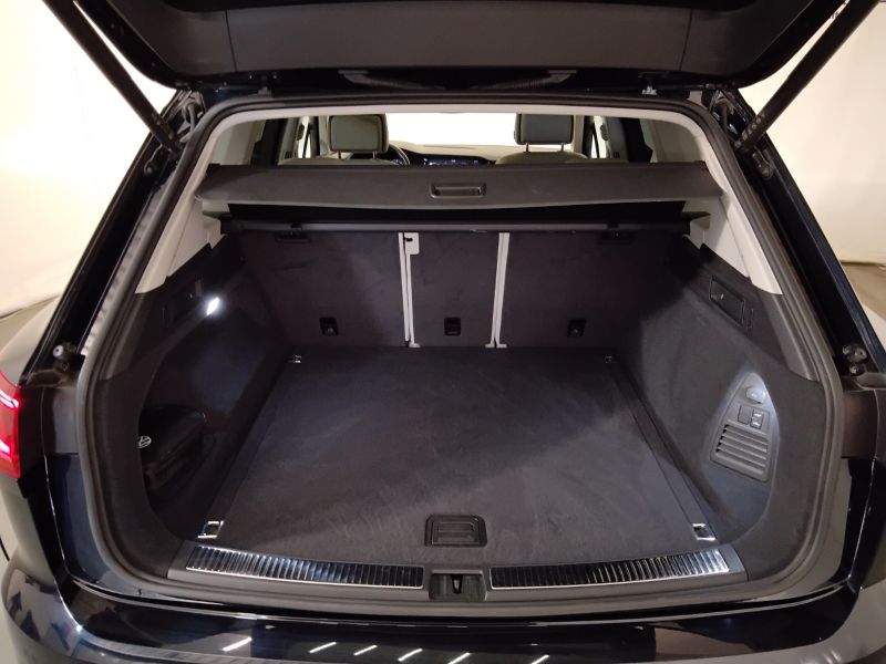 GuidiCar - VOLKSWAGEN Touareg 2021 Touareg 3.0 V6 tdi Elegance R-Line Exterior Pack 231cv tiptronic Usato