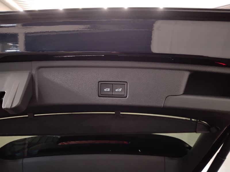 GuidiCar - VOLKSWAGEN Touareg 2021 Touareg 3.0 V6 tdi Elegance R-Line Exterior Pack 231cv tiptronic Usato