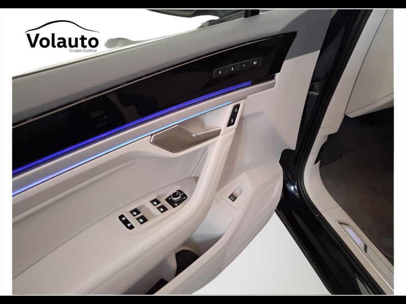 GuidiCar - VOLKSWAGEN Touareg 2021 Touareg 3.0 V6 tdi Elegance R-Line Exterior Pack 231cv tiptronic Usato