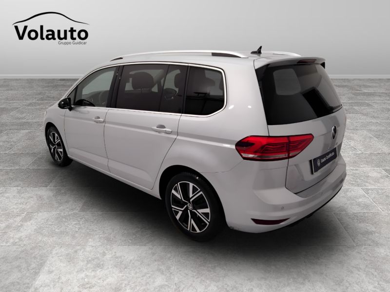 GuidiCar - VOLKSWAGEN Touran 2024 Touran 2.0 tdi Executive dsg Usato