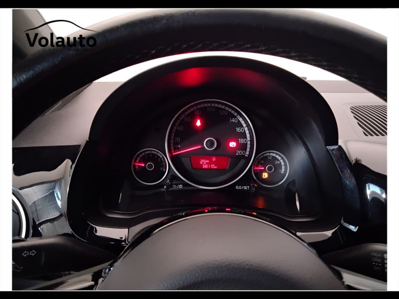 GuidiCar - VOLKSWAGEN up! 2016 up! 1.0 High up! 75cv 5p E6 Usato
