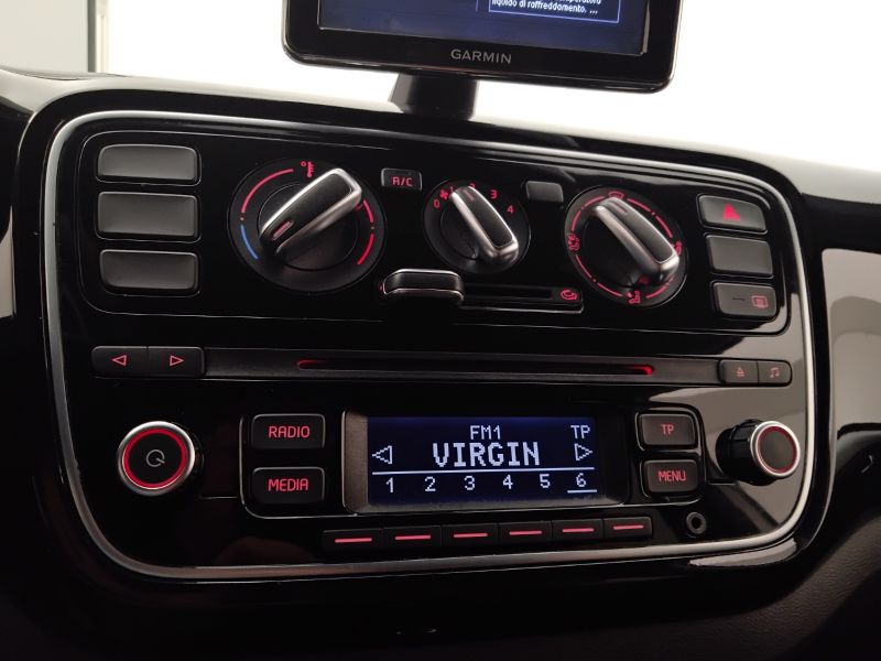 GuidiCar - VOLKSWAGEN up! 2014 up! 1.0 High up! 75cv 5p Usato
