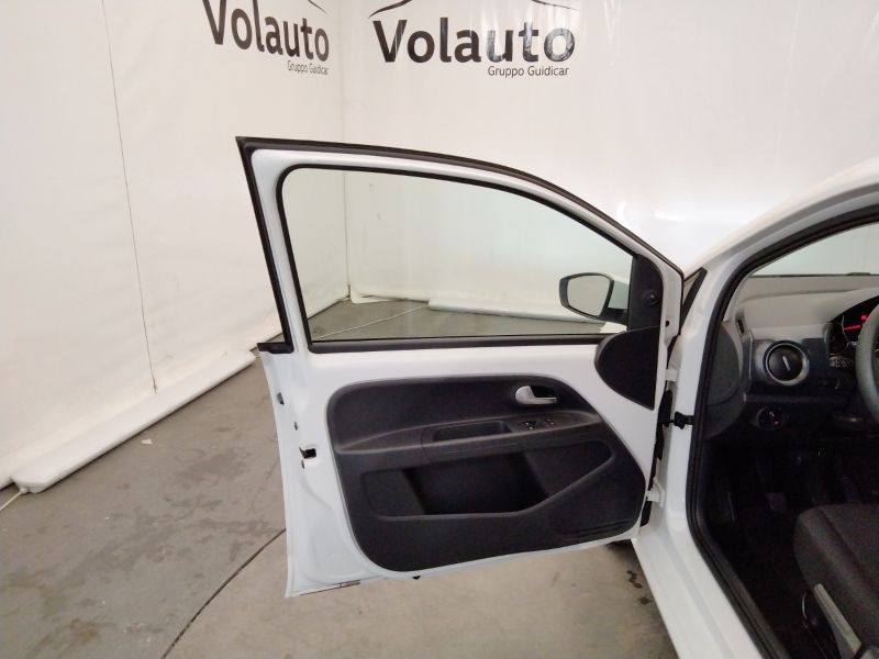 GuidiCar - VOLKSWAGEN up! 2022 up! 5p 1.0 eco up! Move up! 68cv my20 Usato