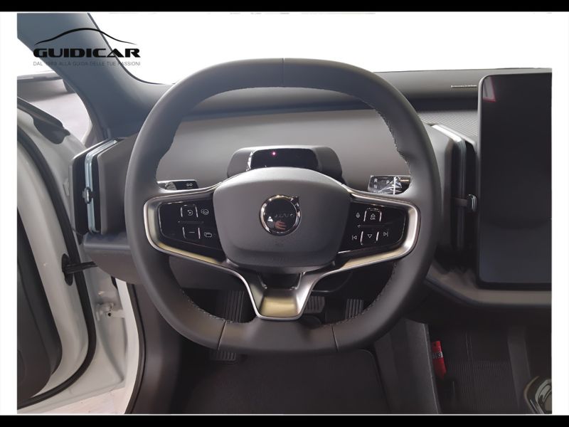 GuidiCar - VOLVO EX30 1 EX30 Single Motor Extended Range Plus rwd Nuovo