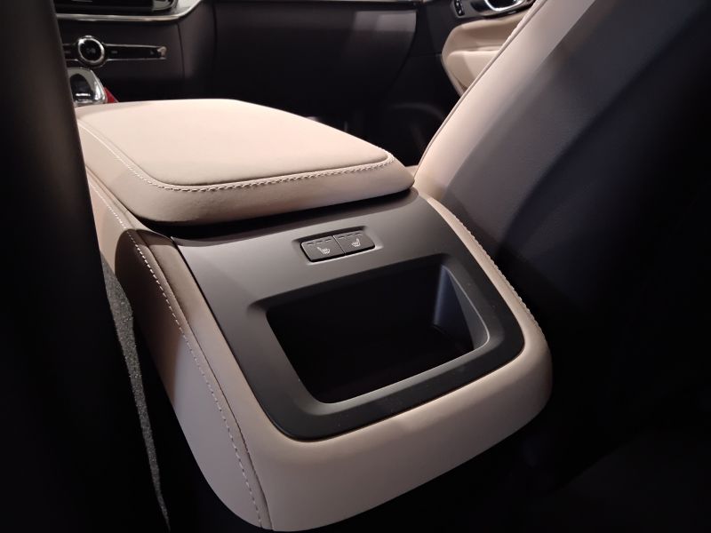 GuidiCar - VOLVO Nuova XC90 1 Nuova XC90 Plus Bright B5 AWD AUT Nuovo