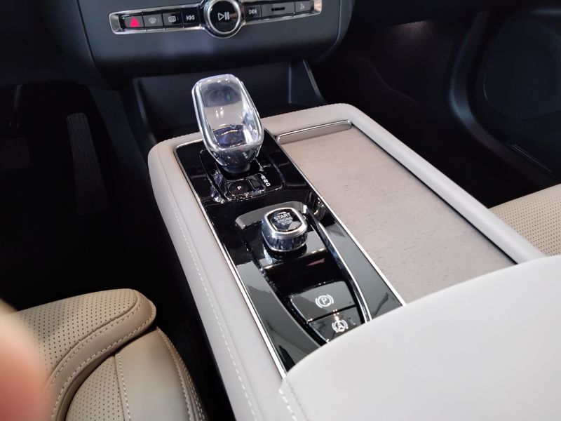 GuidiCar - VOLVO XC90 1 XC90 2.0 b5 Ultra Bright awd 7p.ti auto Nuovo