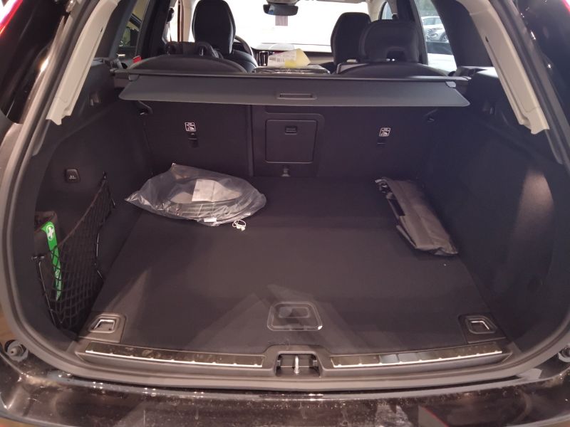 GuidiCar - VOLVO XC60 1 N.XC60 Recharge Plus Bright T6 AWD AUT Nuovo