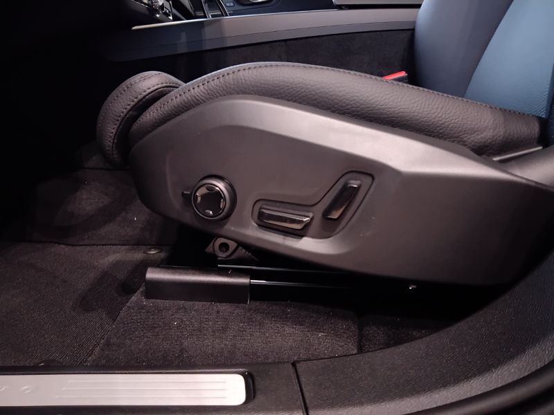 GuidiCar - VOLVO XC60 1 N.XC60 Recharge Plus Bright T6 AWD AUT Nuovo
