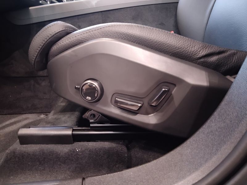 GuidiCar - VOLVO N.XC60 1 N.XC60 Recharge Plus Dark T6 AWD AUT Nuovo