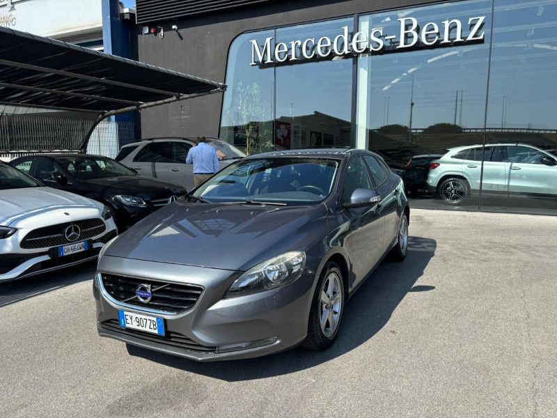 GuidiCar - VOLVO V40 2015 V40 1.6 d2 Business Edition Usato