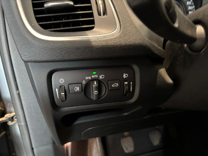 GuidiCar - VOLVO V40 2015 V40 1.6 d2 Business Edition Usato