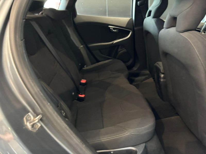GuidiCar - VOLVO V40 2015 V40 1.6 d2 Business Edition Usato