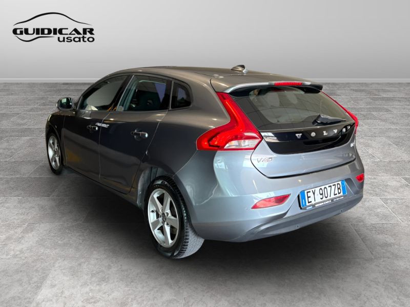 GuidiCar - VOLVO V40 2015 V40 1.6 d2 Business Edition Usato