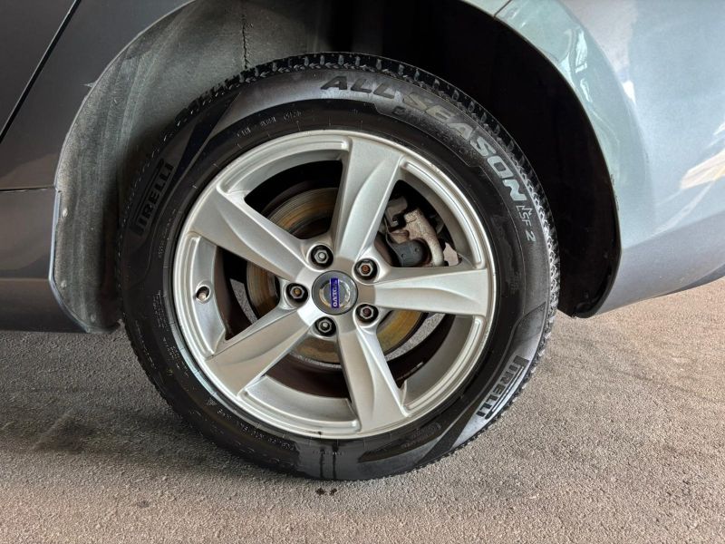 GuidiCar - VOLVO V40 2015 V40 1.6 d2 Business Edition Usato