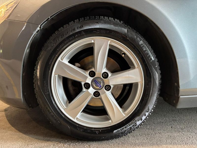 GuidiCar - VOLVO V40 2015 V40 1.6 d2 Business Edition Usato