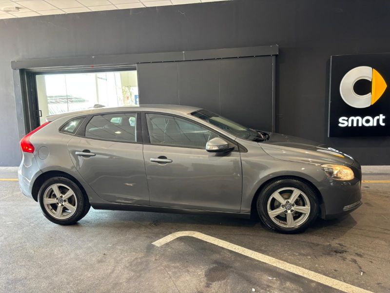 GuidiCar - VOLVO V40 2015 V40 1.6 d2 Business Edition Usato