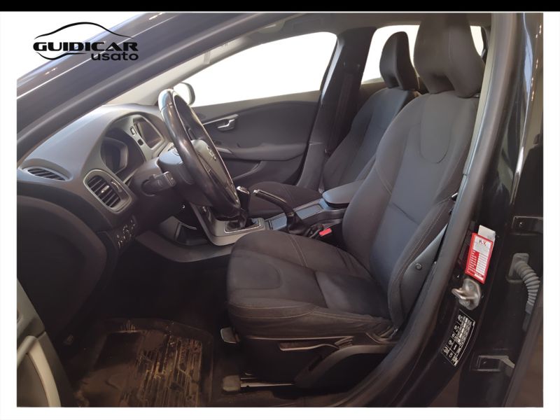GuidiCar - VOLVO V40 2015 V40 1.6 d2 Business Edition Usato