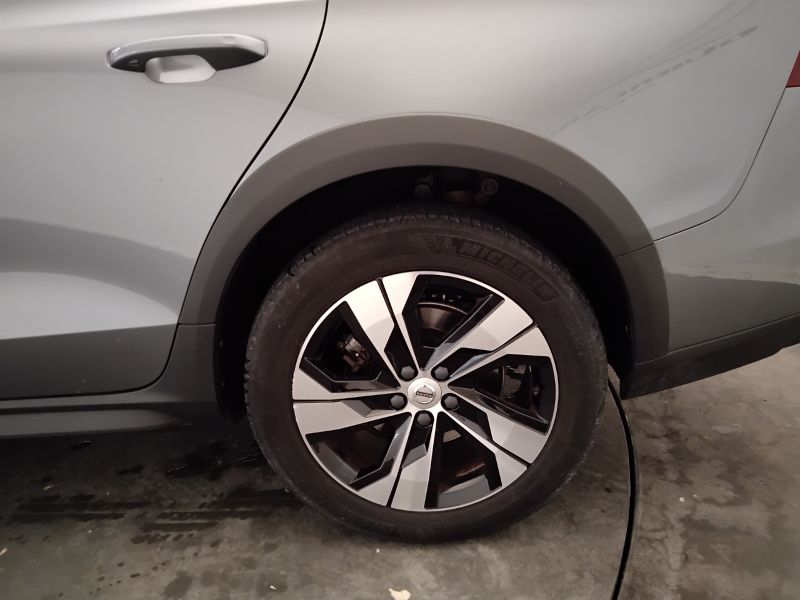 GuidiCar - VOLVO V60 2020 V60 Cross Country 2.0 B4 Business Pro awd auto Usato