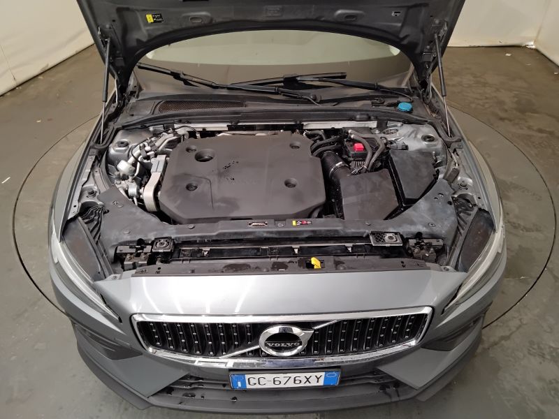 GuidiCar - VOLVO V60 2020 V60 Cross Country 2.0 B4 Business Pro awd auto Usato