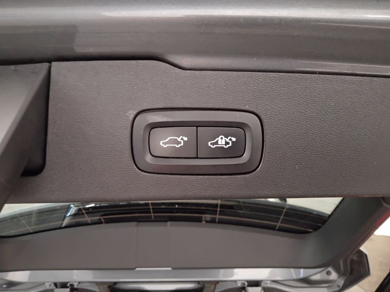 GuidiCar - VOLVO V60 2020 V60 Cross Country 2.0 B4 Business Pro awd auto Usato