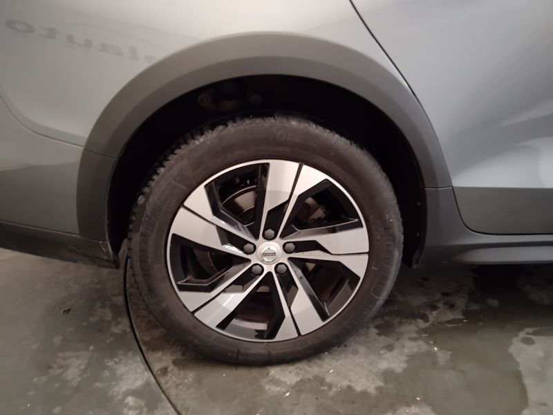 GuidiCar - VOLVO V60 2020 V60 Cross Country 2.0 B4 Business Pro awd auto Usato
