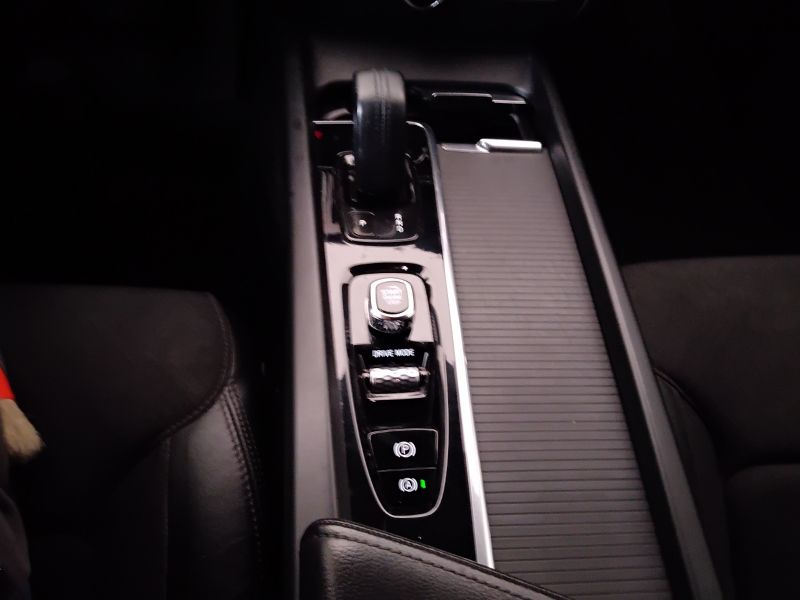GuidiCar - VOLVO V60 2020 V60 Cross Country 2.0 B4 Business Pro awd auto Usato