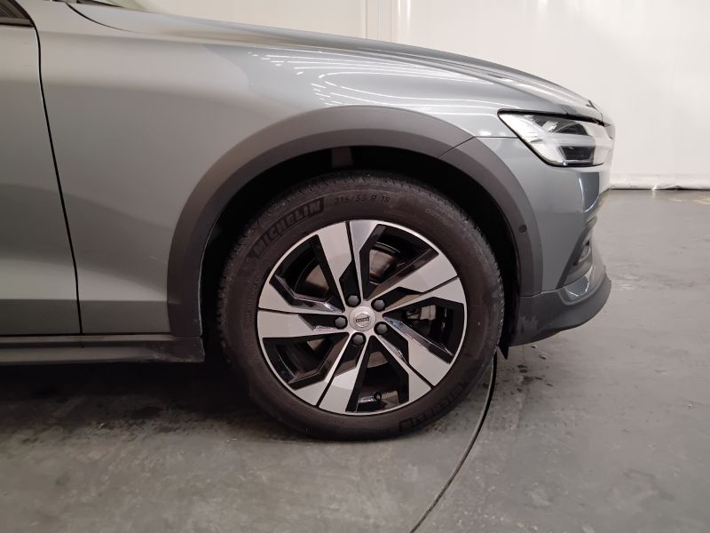 GuidiCar - VOLVO V60 2020 V60 Cross Country 2.0 B4 Business Pro awd auto Usato