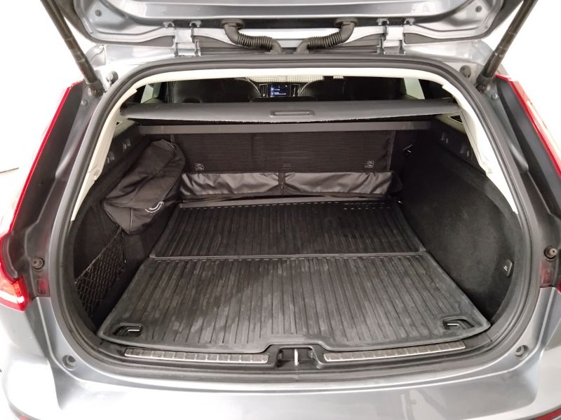GuidiCar - VOLVO V60 2020 V60 Cross Country 2.0 B4 Business Pro awd auto Usato