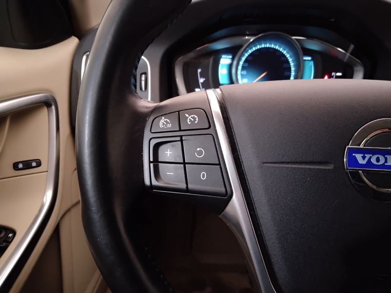 GuidiCar - VOLVO V60 2014 V60 2.4 d6 phev awd geatronic Usato