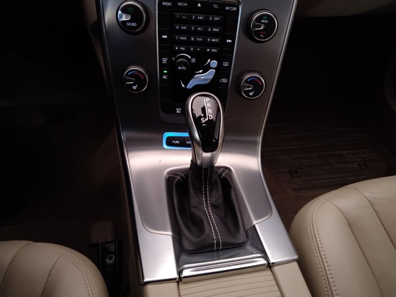 GuidiCar - VOLVO V60 2014 V60 2.4 d6 phev awd geatronic Usato