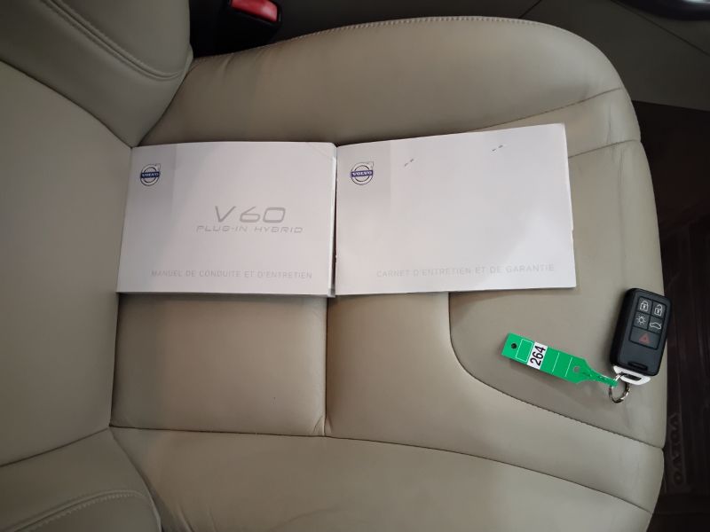 GuidiCar - VOLVO V60 2014 V60 2.4 d6 phev awd geatronic Usato