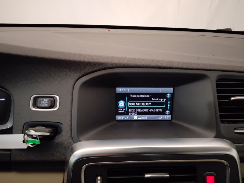 GuidiCar - VOLVO V60 2014 V60 2.4 d6 phev awd geatronic Usato