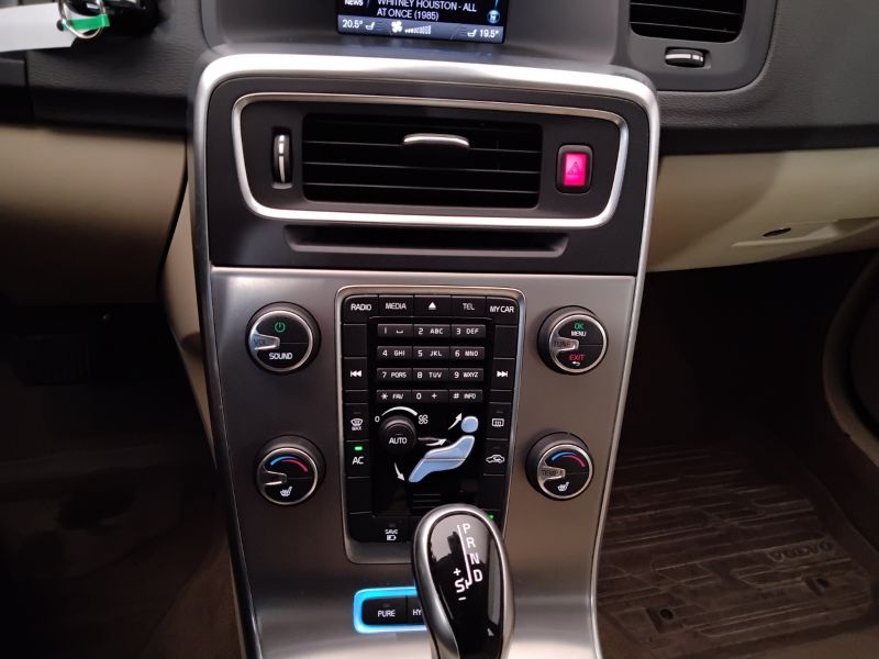 GuidiCar - VOLVO V60 2014 V60 2.4 d6 phev awd geatronic Usato