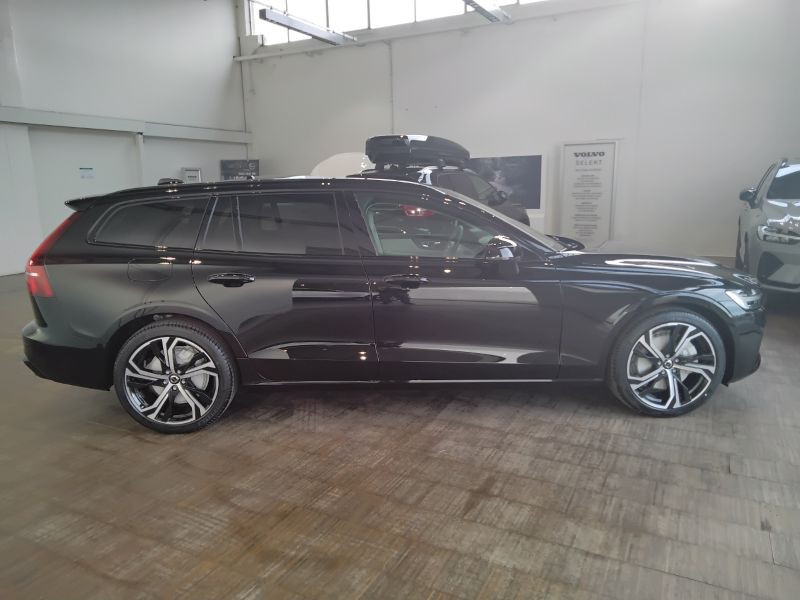 GuidiCar - VOLVO V60 1 V60 PLUS DARK B4 AUT Nuovo
