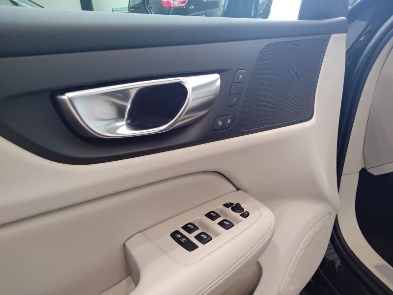 GuidiCar - VOLVO V60 1 V60 PLUS DARK B4 AUT Nuovo