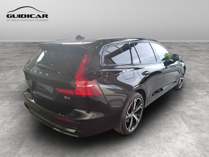 GuidiCar - VOLVO V60 1 V60 PLUS DARK B4 AUT Nuovo