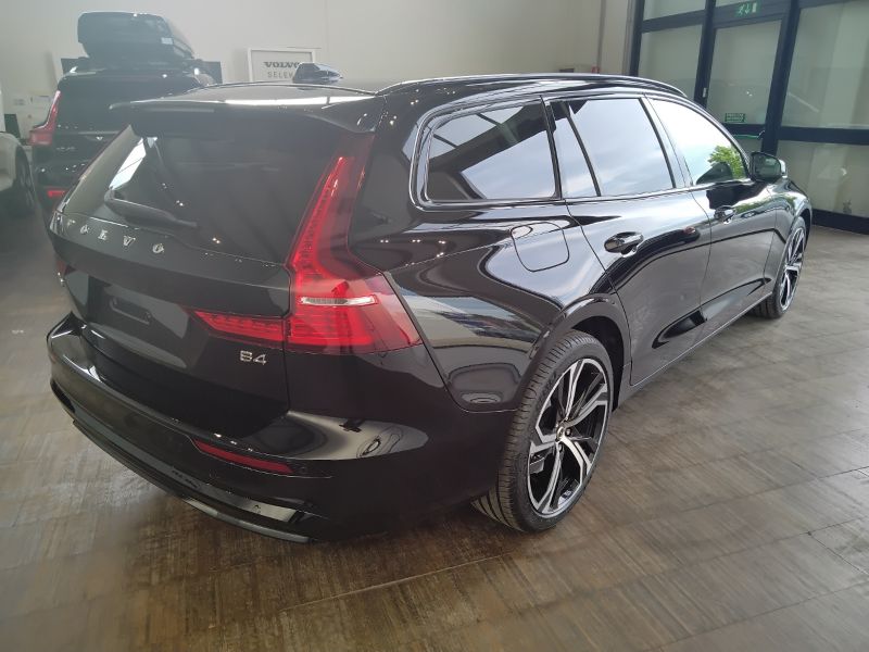 GuidiCar - VOLVO V60 1 V60 PLUS DARK B4 AUT Nuovo