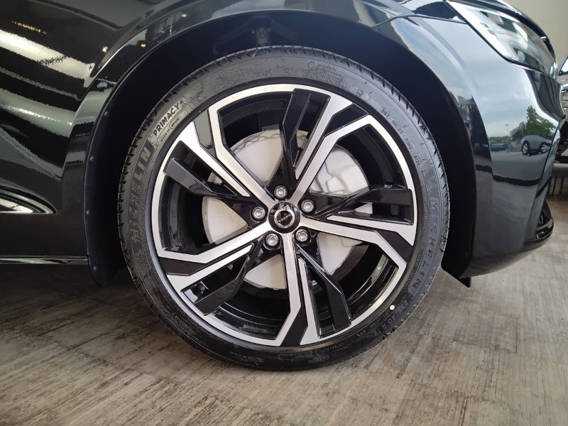 GuidiCar - VOLVO V60 1 V60 PLUS DARK B4 AUT Nuovo