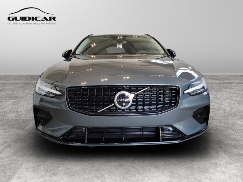 GuidiCar - VOLVO V60 1 V60 PLUS DARK B4 AUT Nuovo