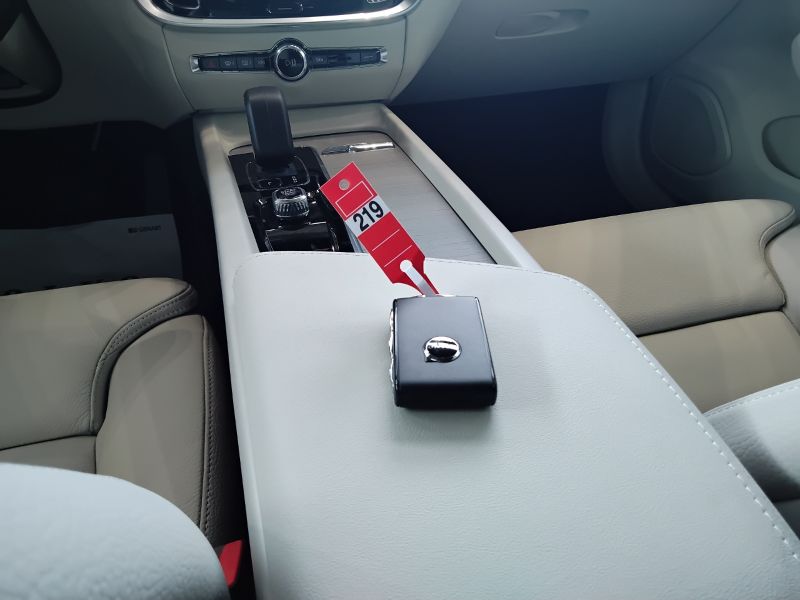 GuidiCar - VOLVO V60 1 V60 PLUS DARK B4 AUT Nuovo