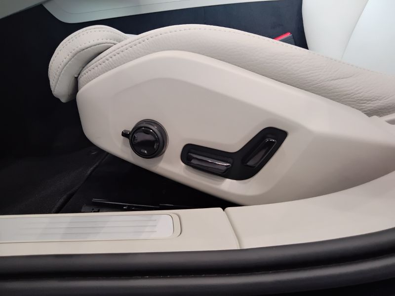 GuidiCar - VOLVO V60 1 V60 PLUS DARK B4 AUT Nuovo