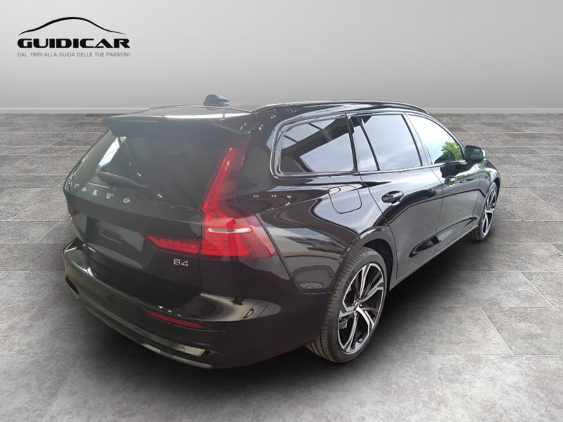 GuidiCar - VOLVO V60 1 V60 PLUS DARK B4 AUT Nuovo