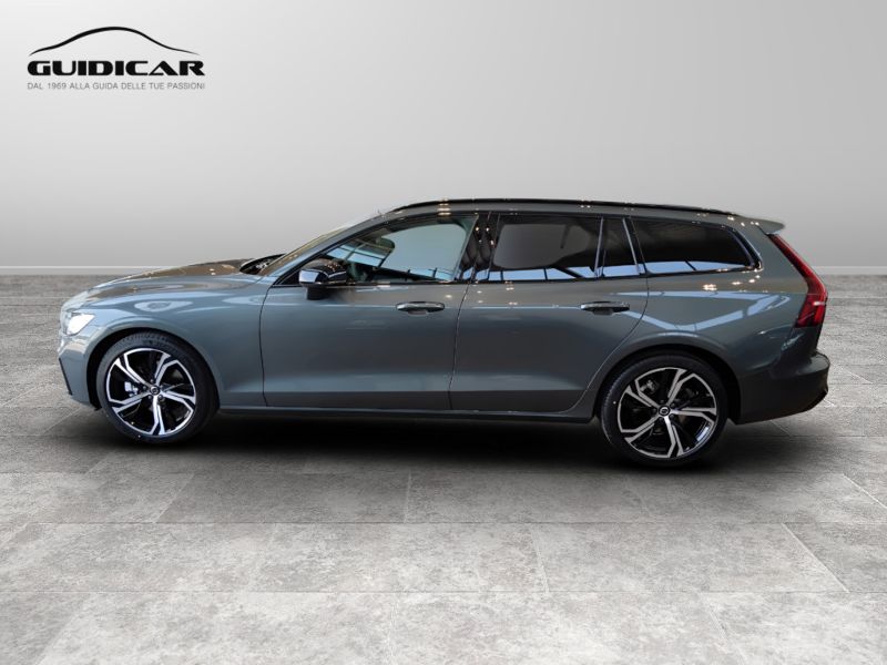 GuidiCar - VOLVO V60 1 V60 PLUS DARK B4 AUT Nuovo