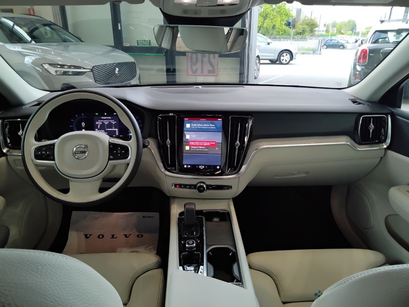 GuidiCar - VOLVO V60 1 V60 PLUS DARK B4 AUT Nuovo