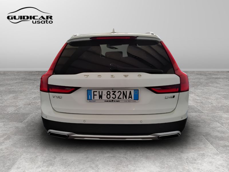 GuidiCar - VOLVO V90 2019 V90 Cross Country 2.0 d4 awd geartronic my19 Usato