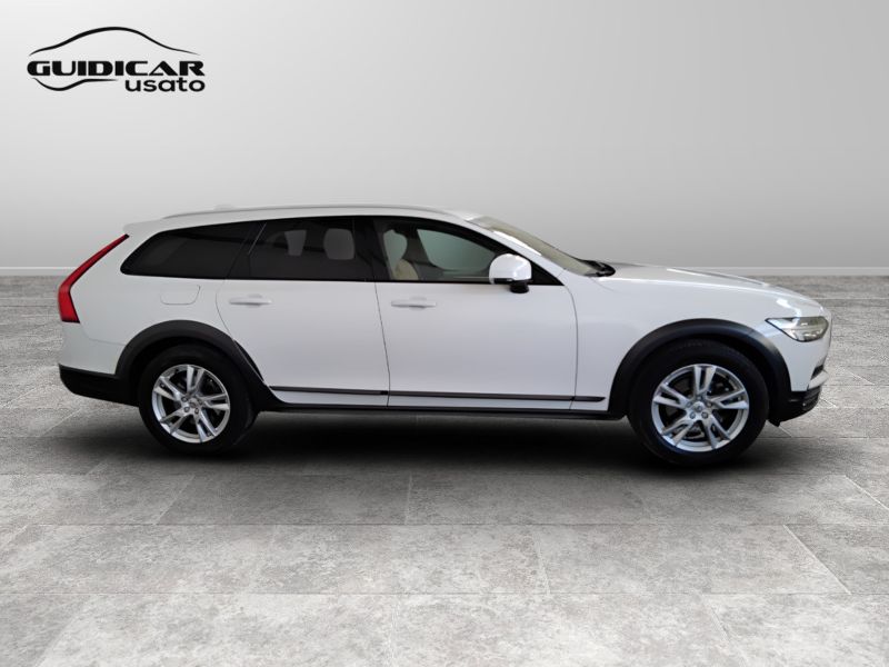 GuidiCar - VOLVO V90 2019 V90 Cross Country 2.0 d4 awd geartronic my19 Usato