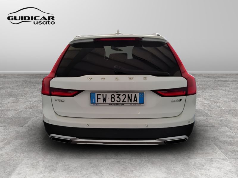 GuidiCar - VOLVO V90 2019 V90 Cross Country 2.0 d4 awd geartronic my19 Usato