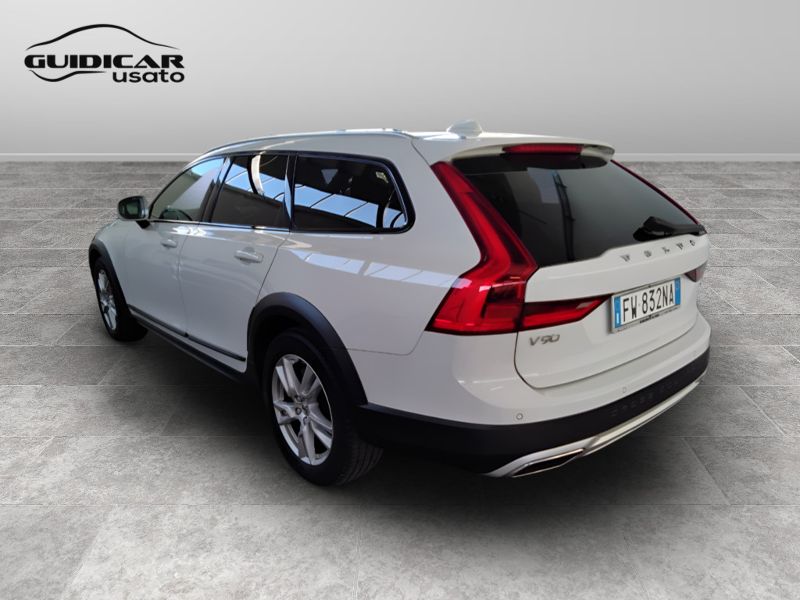 GuidiCar - VOLVO V90 2019 V90 Cross Country 2.0 d4 awd geartronic my19 Usato