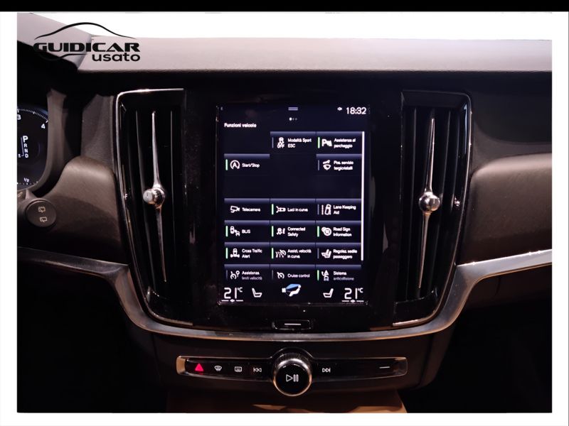 GuidiCar - VOLVO V90 2020 V90 Cross Country 2.0 d4 Pro awd geartronic my20 Usato