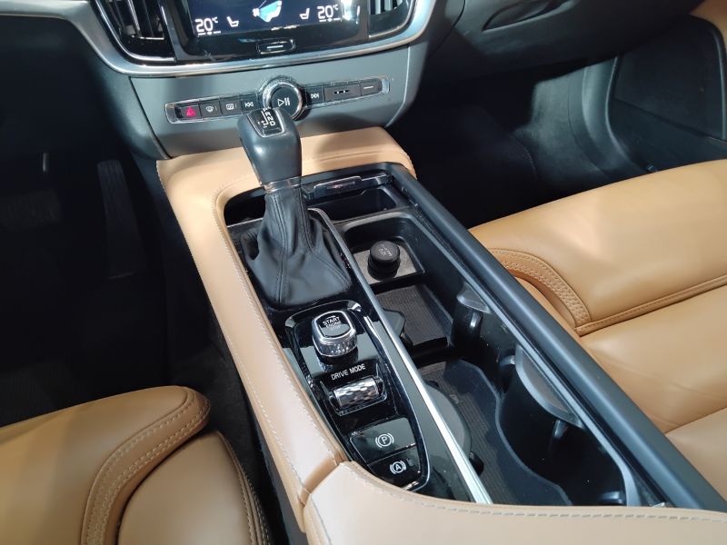 GuidiCar - VOLVO V90 2020 V90 Cross Country 2.0 d4 Pro awd geartronic my20 Usato